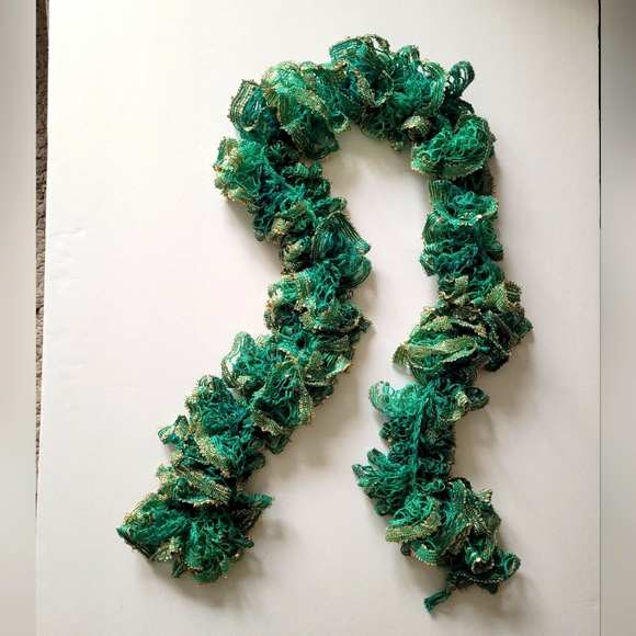 Handmade Ruffle Sashay Green and Gold Scarf 46in - Picture 2 of 3